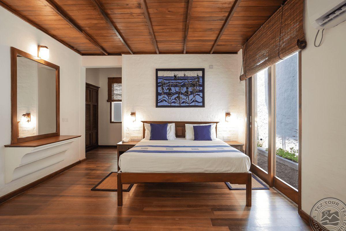 Hibiscus Beach Hotel 2