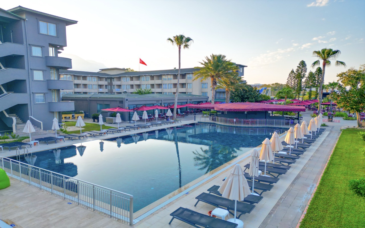 Senza Sunset Beach Hotel 4
