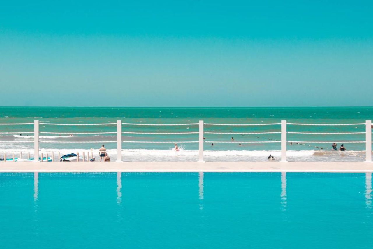 Bm Beach Hotel 5