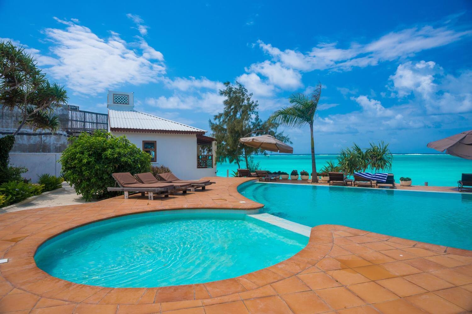 Warere Beach Hotel 2