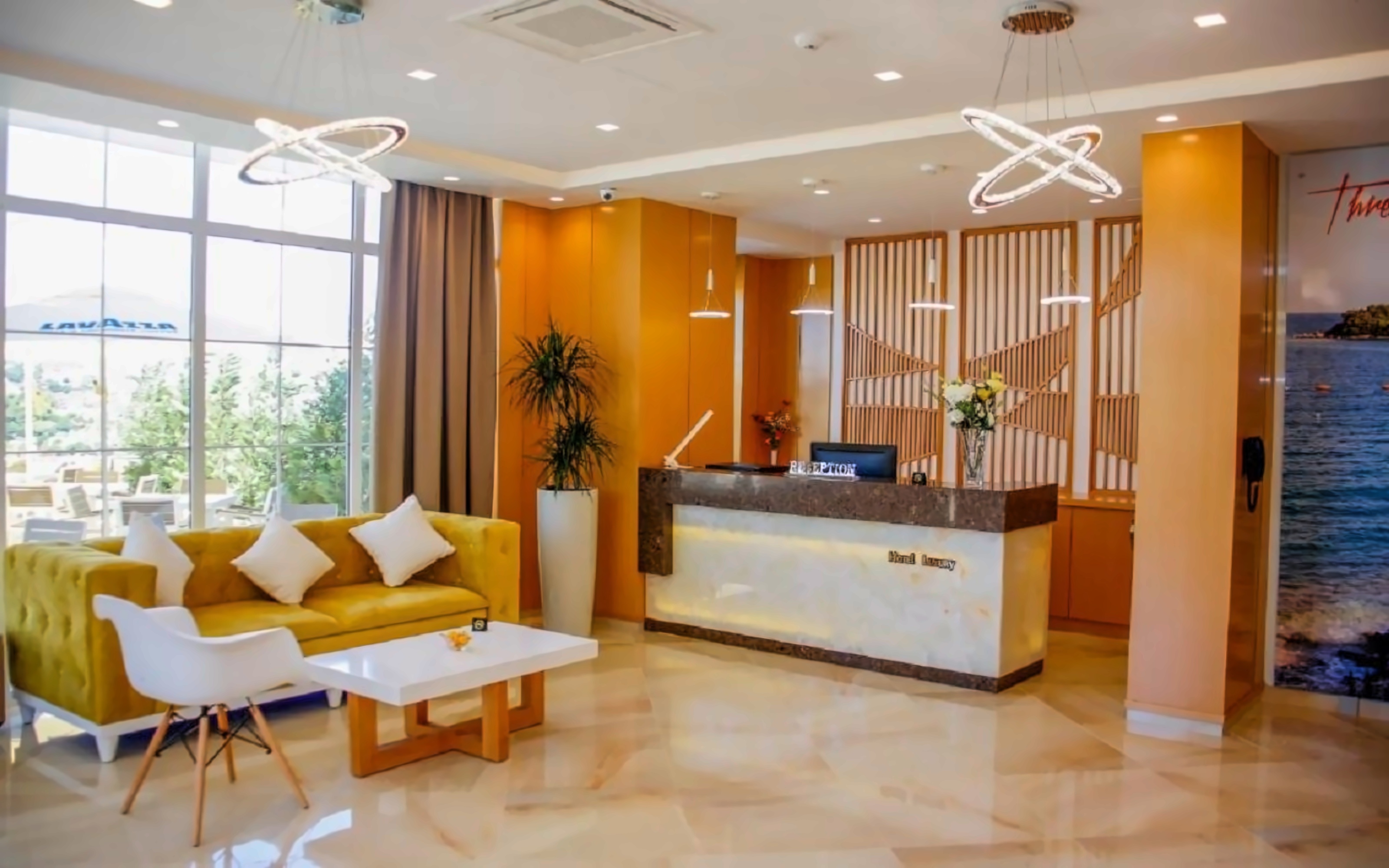 Luxury Hotel 5