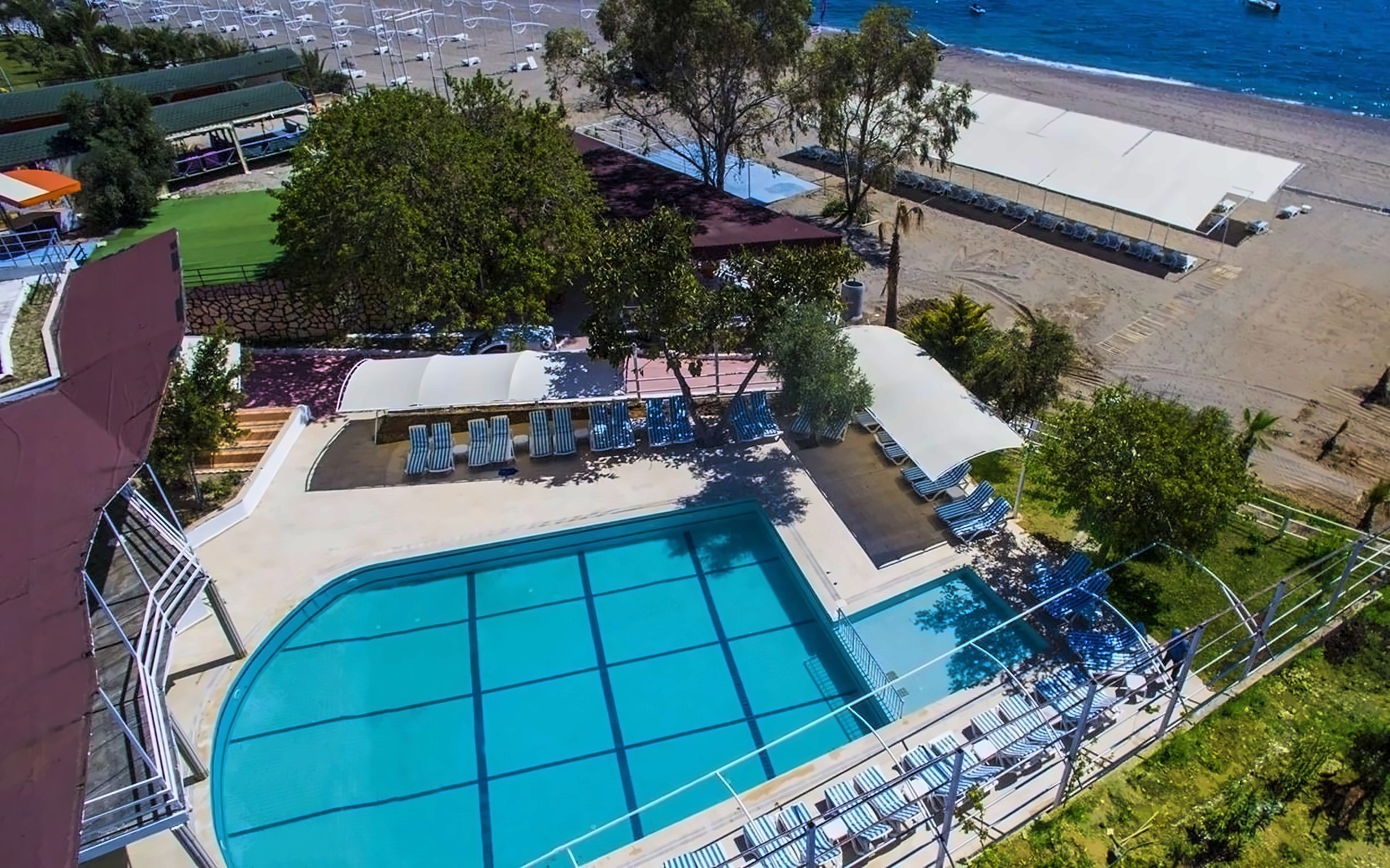 Elysium Elite Hotel 4