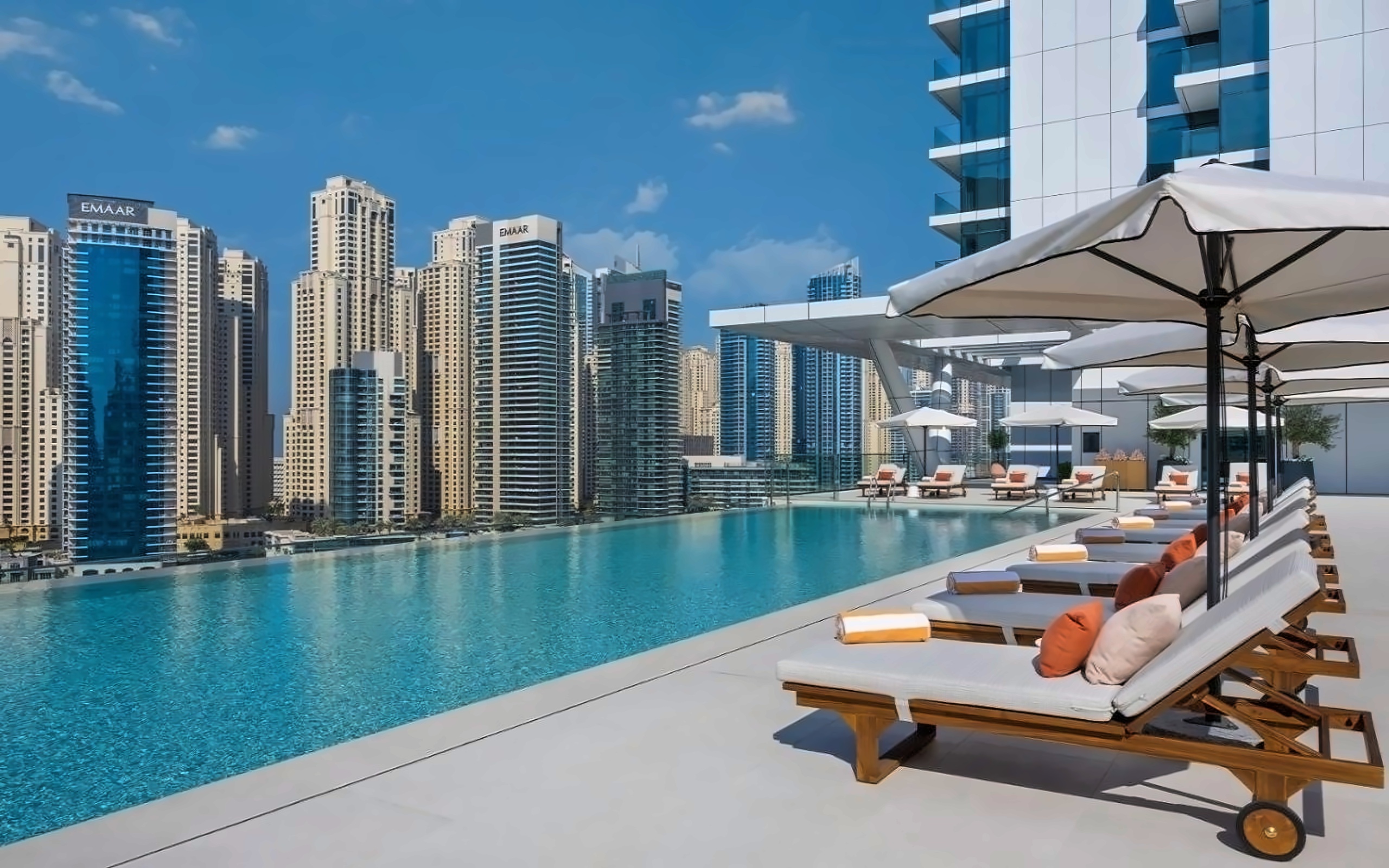 Vida Dubai Marina & Yacht Club 4