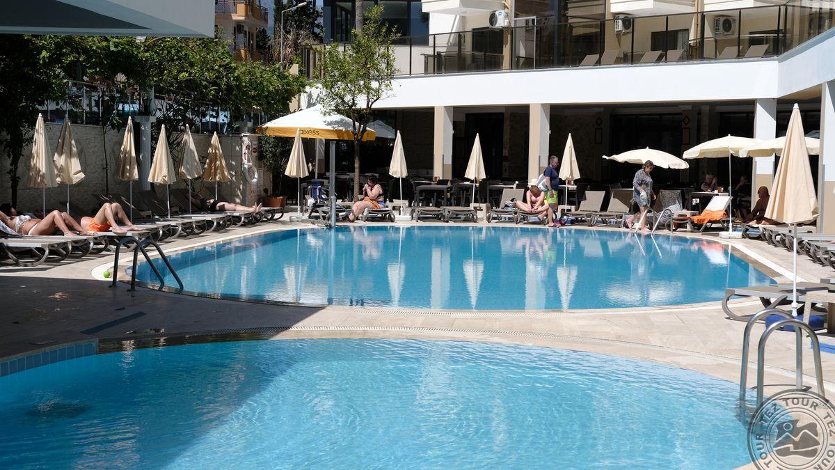 Monte Carlo Hotel 3