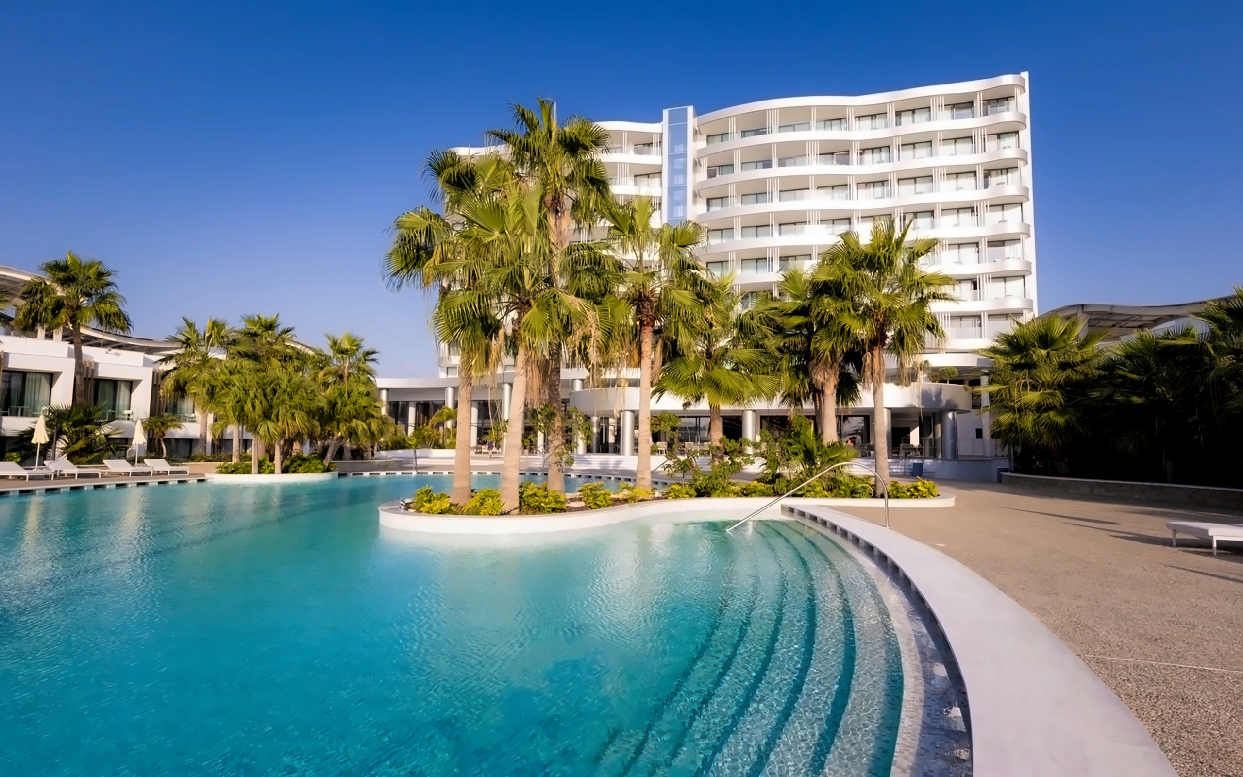 Radisson Beach Resort Larnaca 2