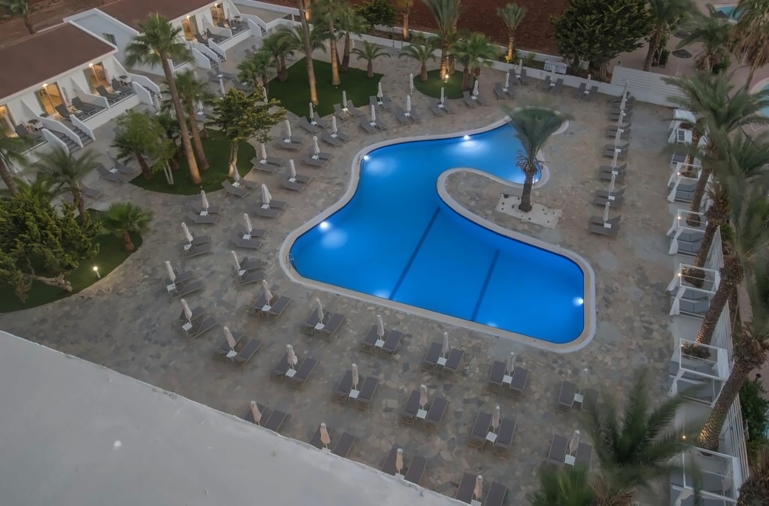 Bohemian Gardens Hotel 6