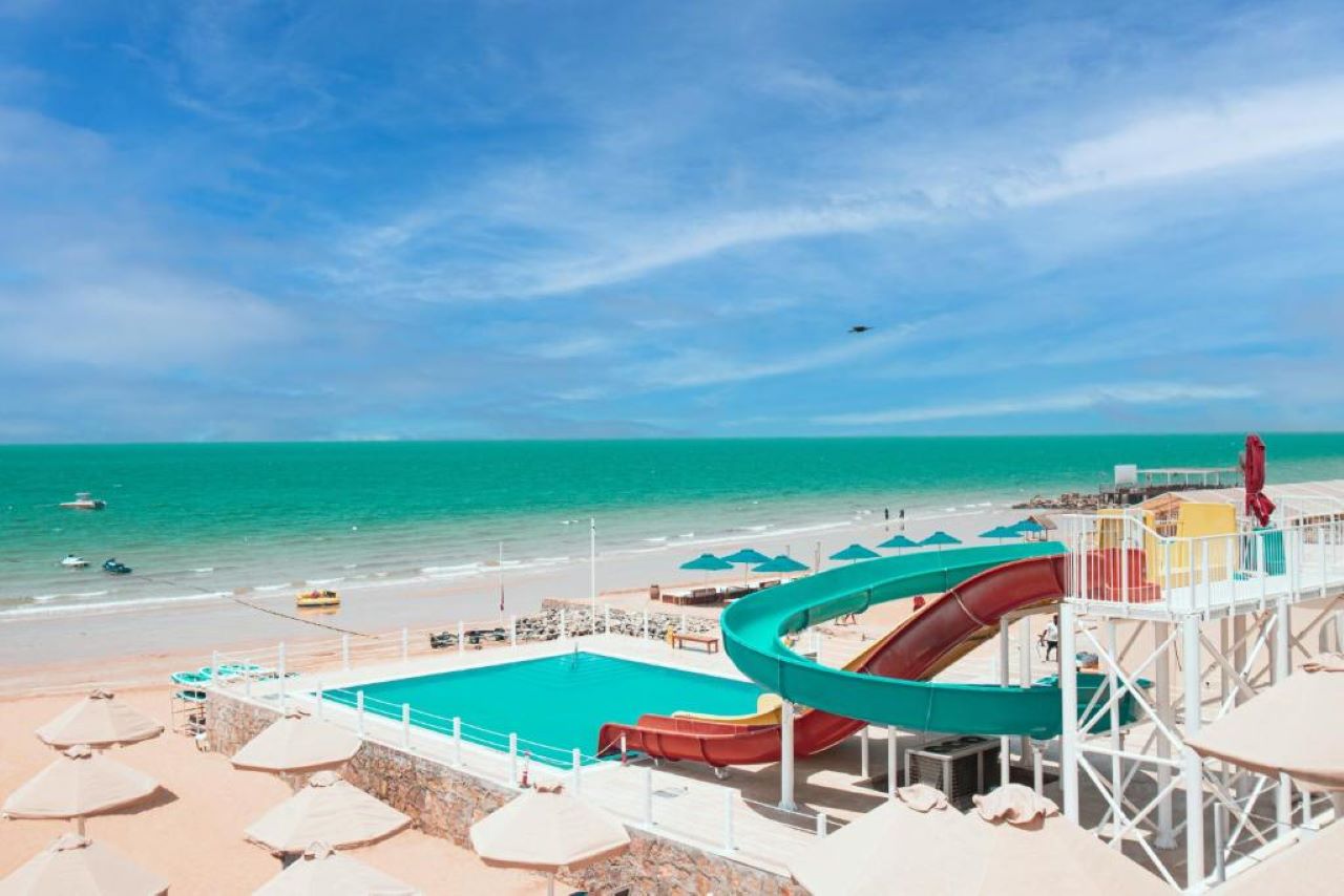 Bm Beach Hotel 2