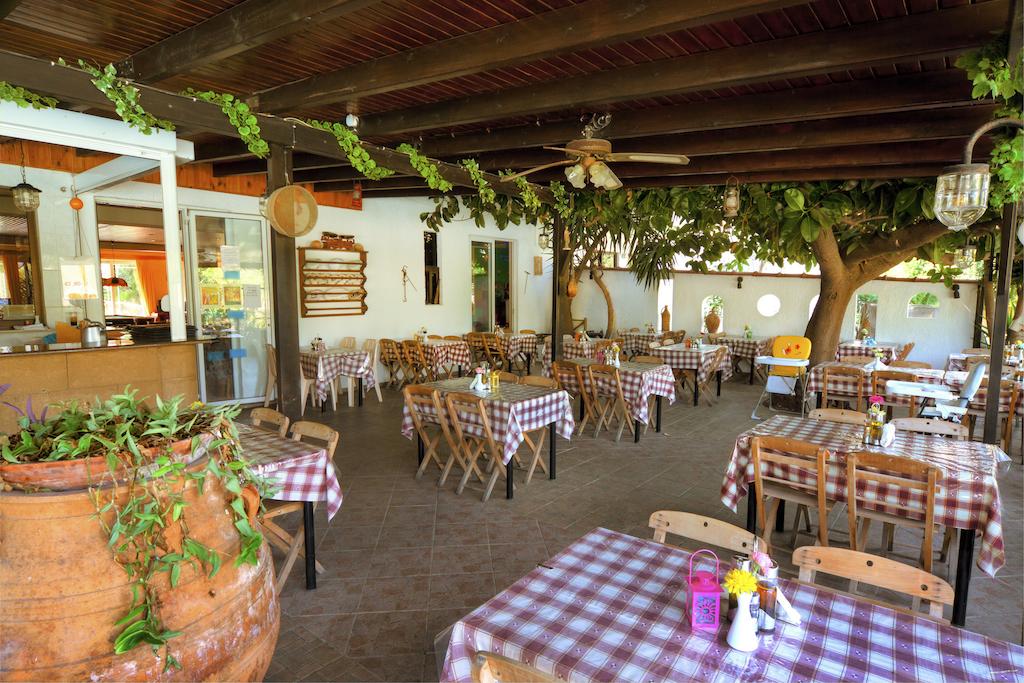 Kassandra Family Aparthotel 2