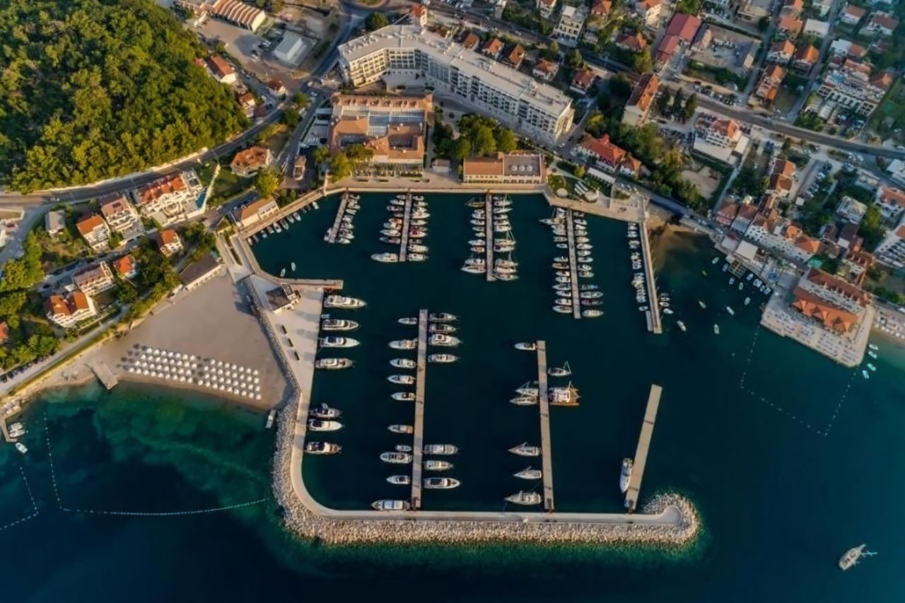 Lazure Marina 4