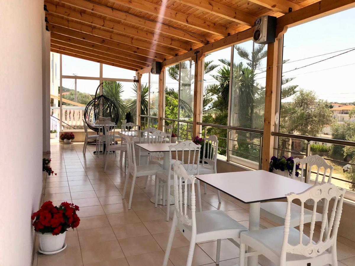 Joni Apartments 5
