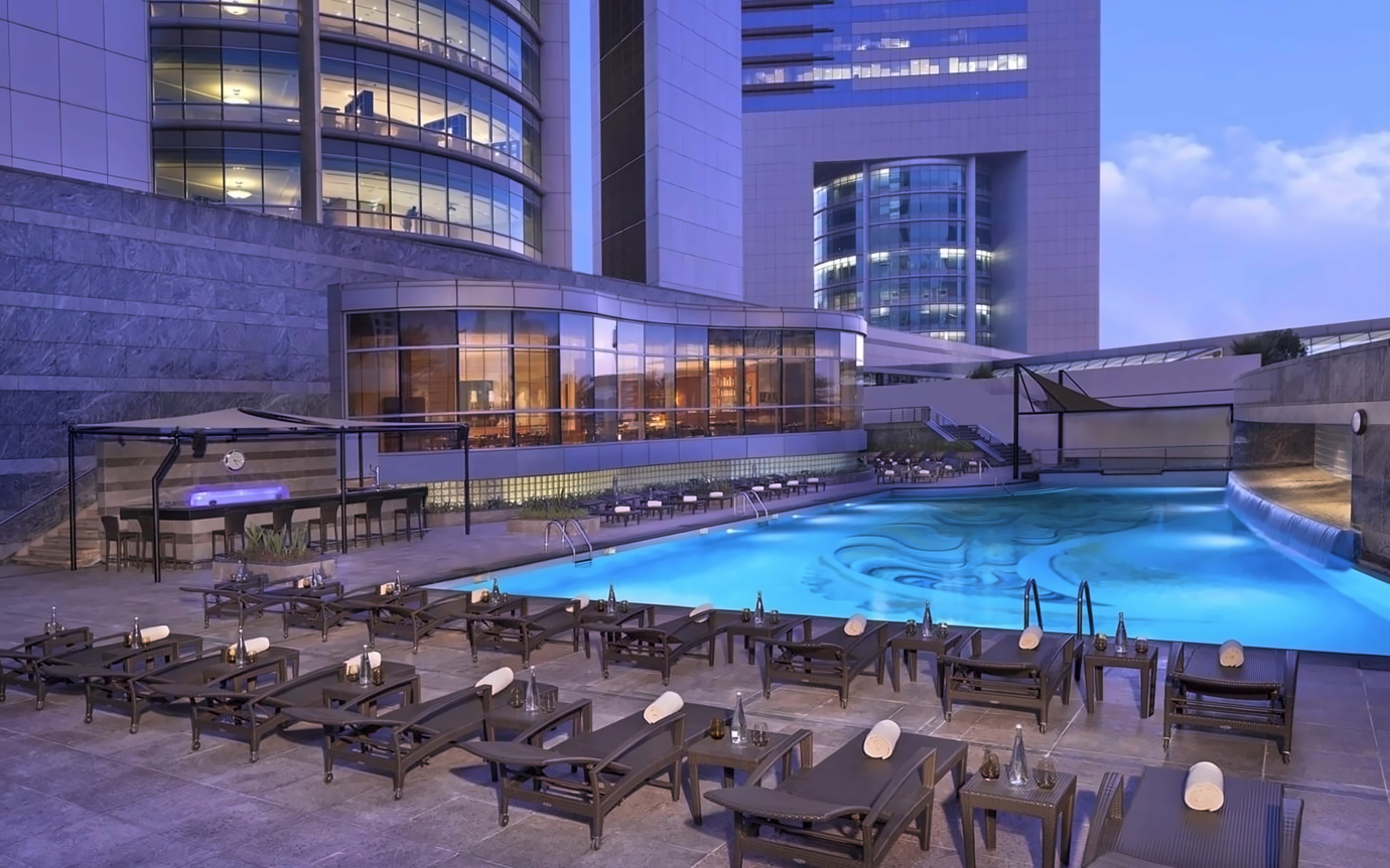 Jumeirah Emirates Towers Dubai 4