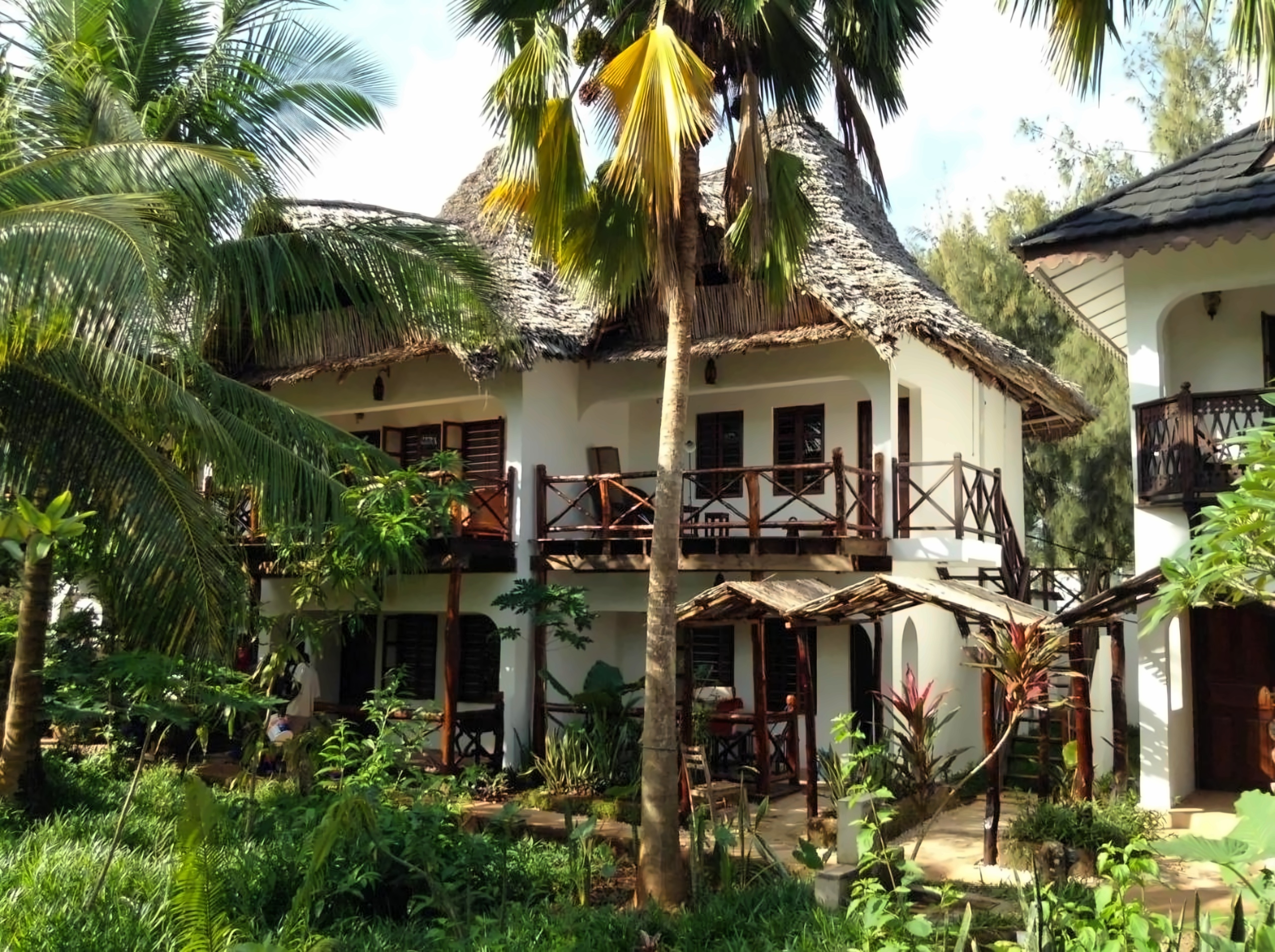 Langi Langi Beach Bungalows 5