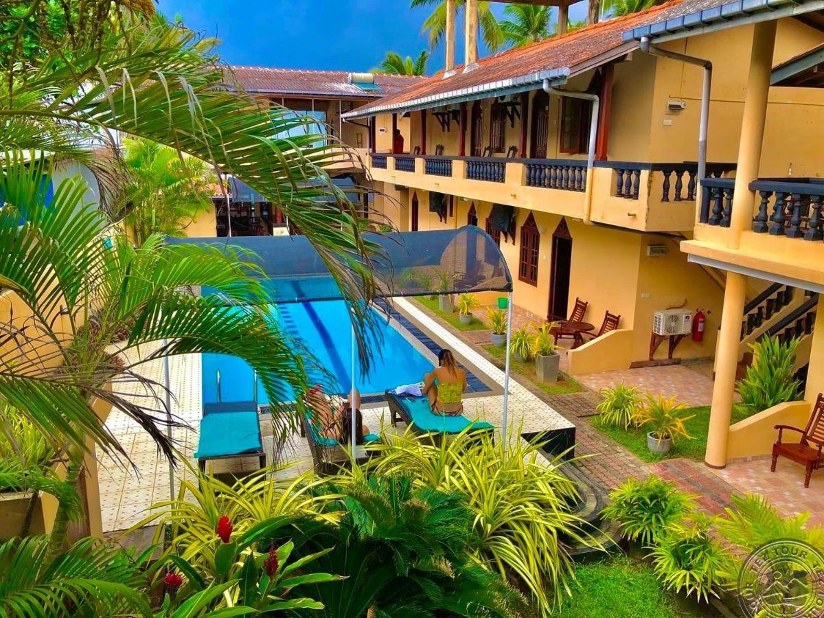 Drifters Hotel & Beach Restaurant 5