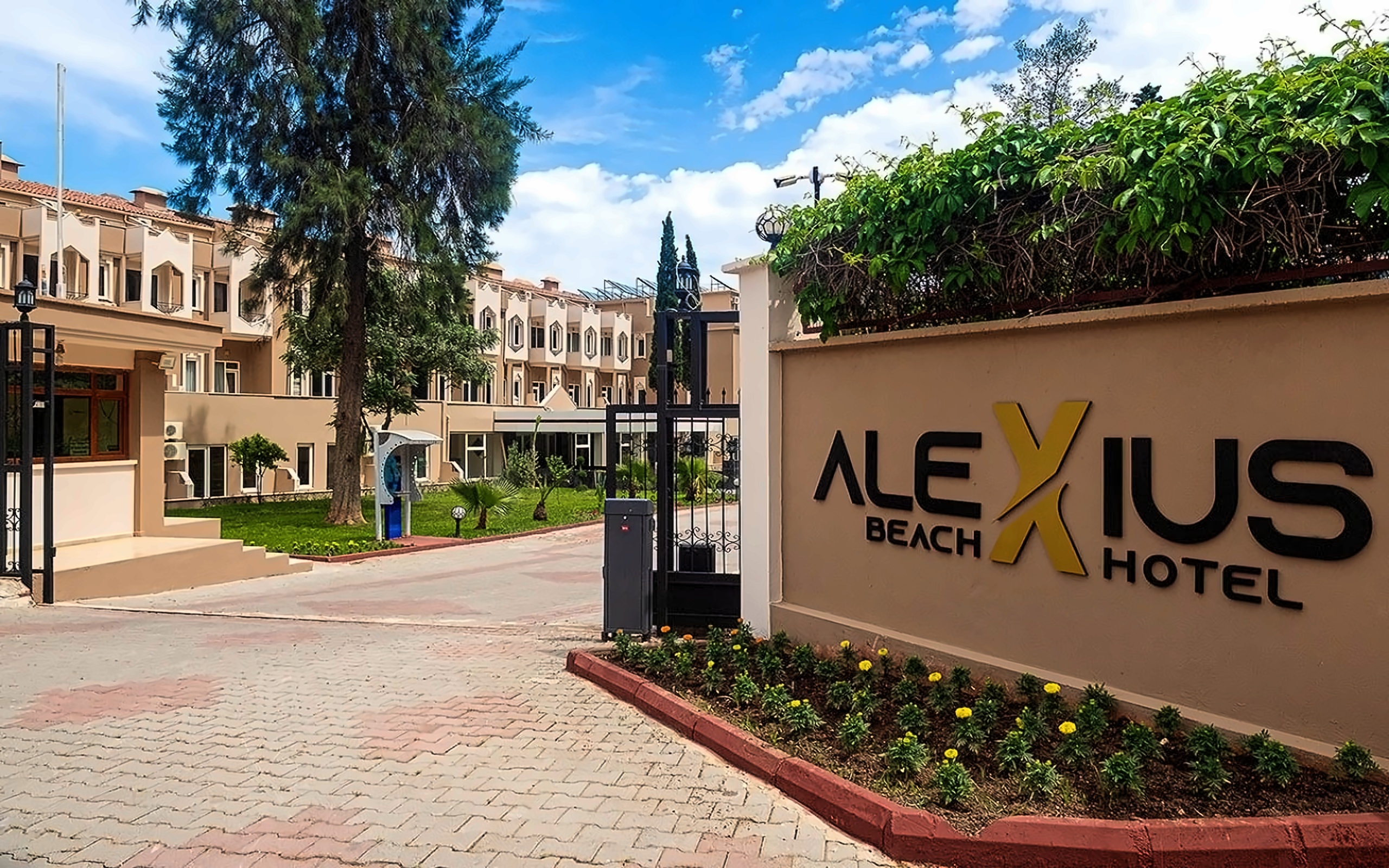 Alexius Beach Hotel 2