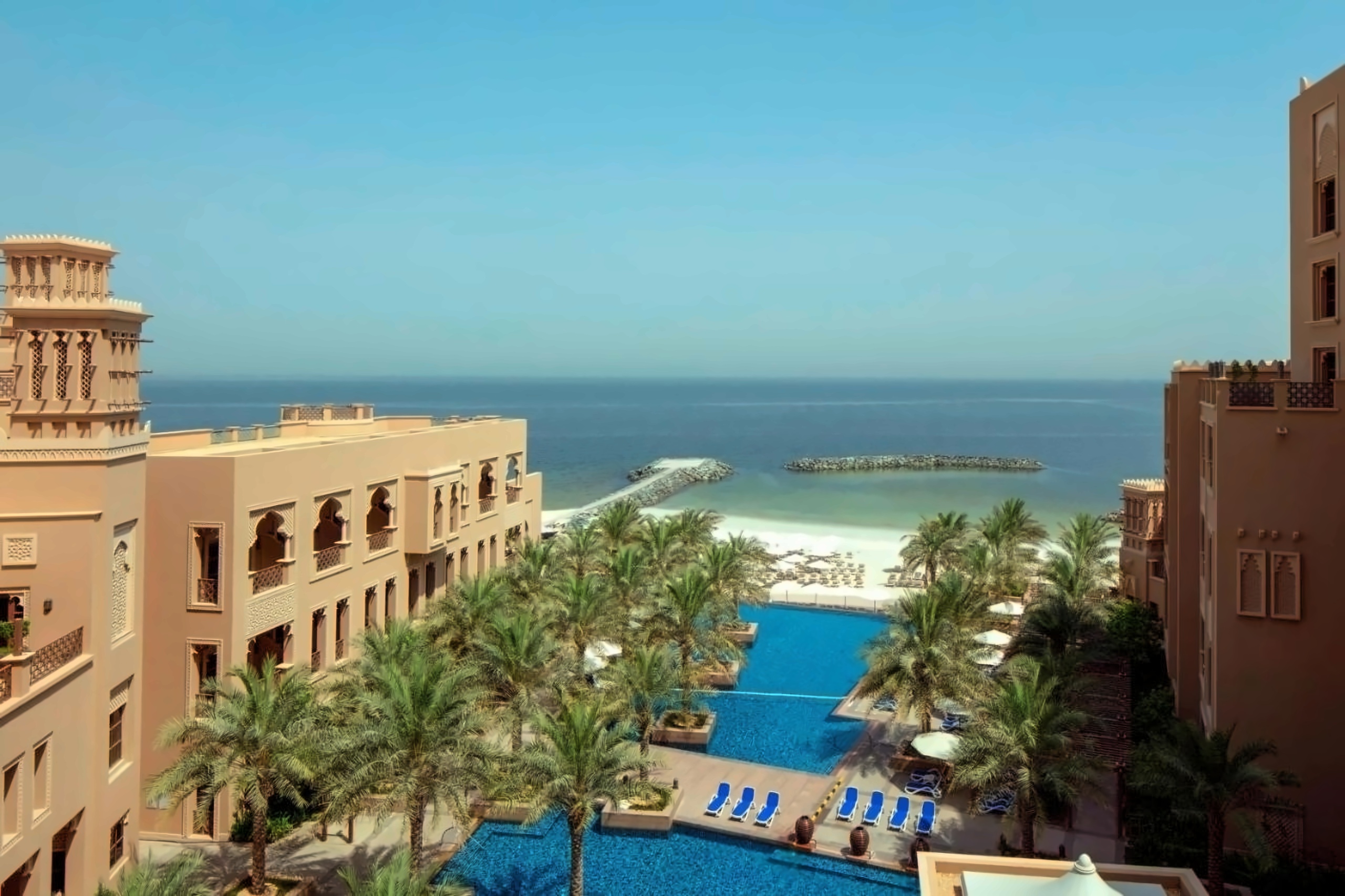 Sheraton Sharjah Beach Resort & Spa 3
