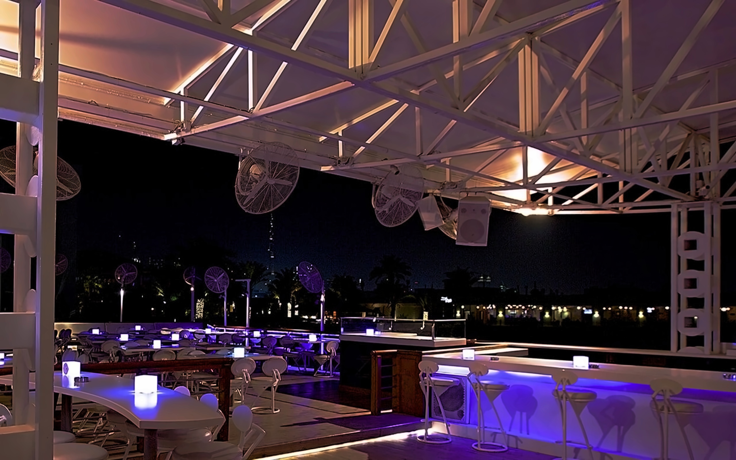 Dubai Marine Beach Resort & Spa 4