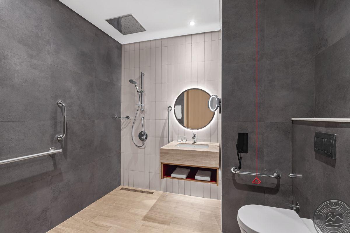 Hampton By Hilton Marjan Island 4