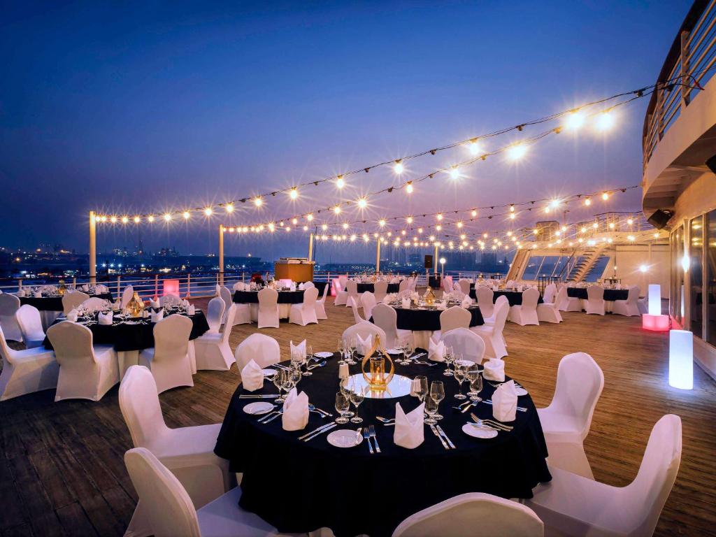 Queen Elizabeth 2 Hotel 4