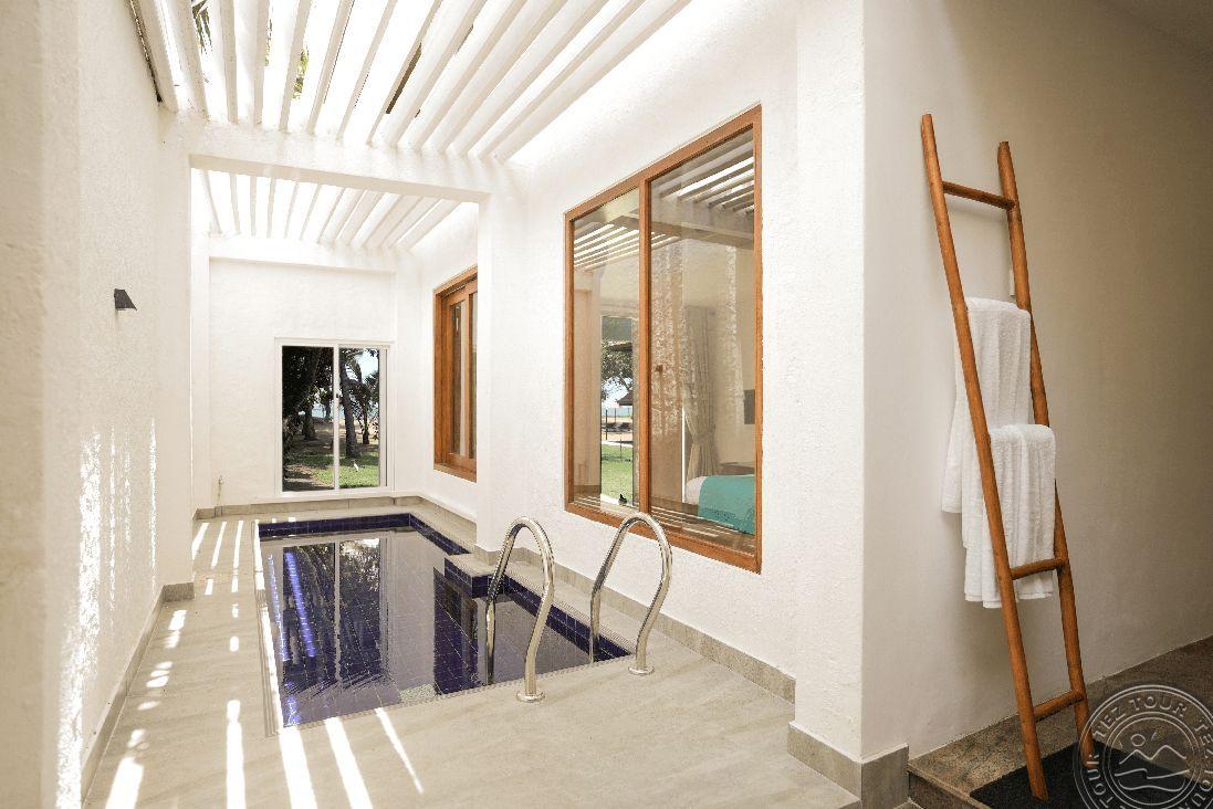Hibiscus Beach Hotel 6