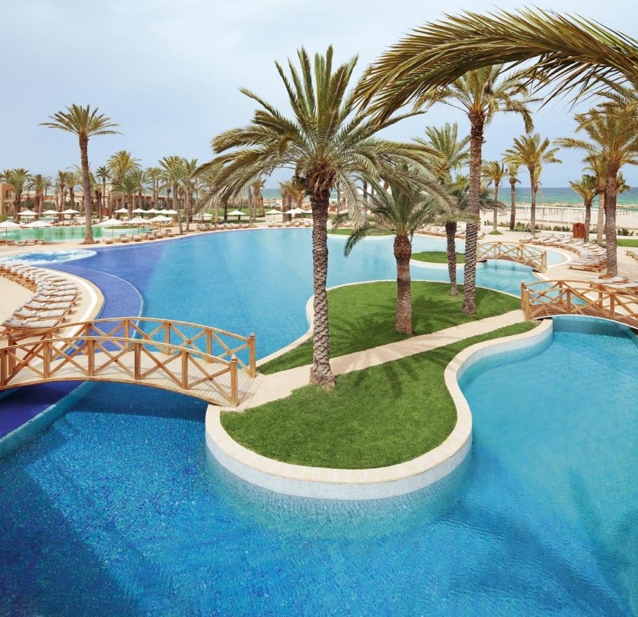 Movenpick Resort & Marine Spa 3