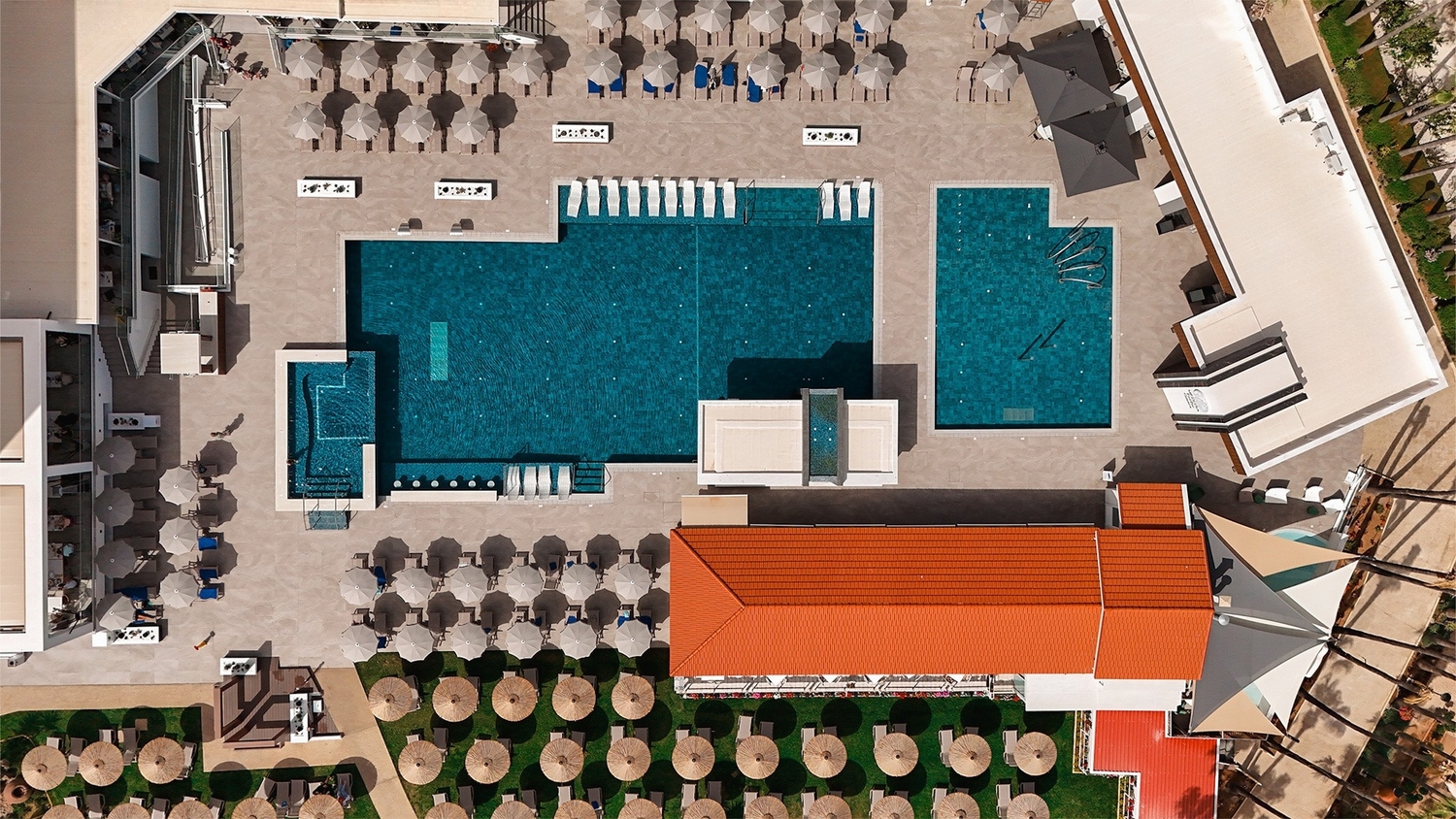 Cavo Maris Beach Hotel 4