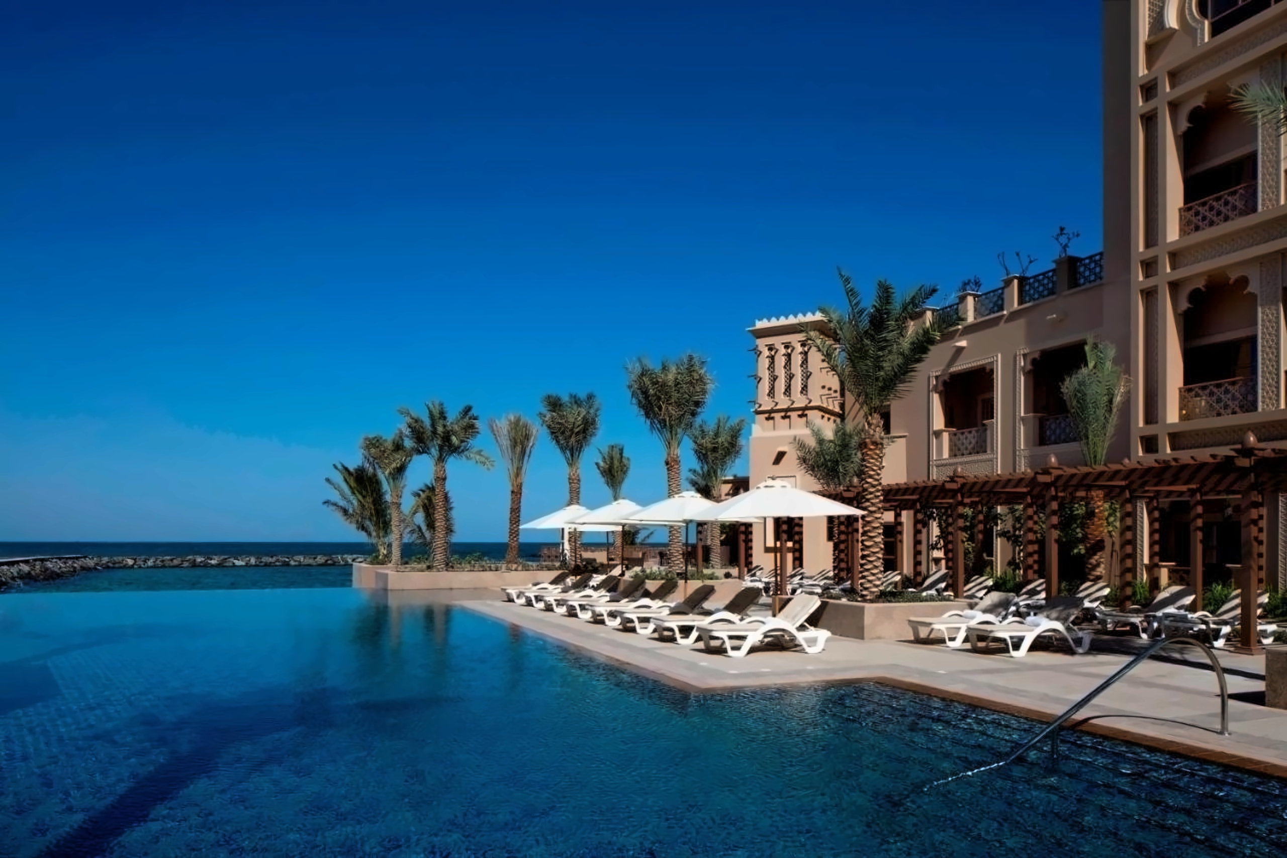 Sheraton Sharjah Beach Resort & Spa 4