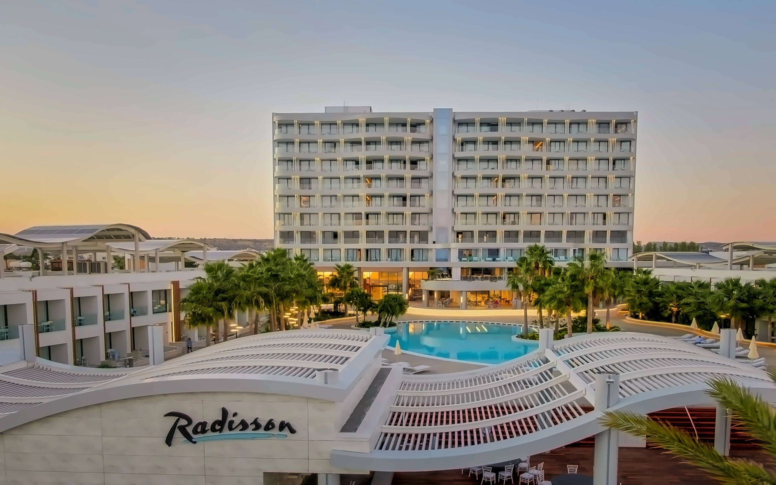 Radisson Beach Resort Larnaca 4