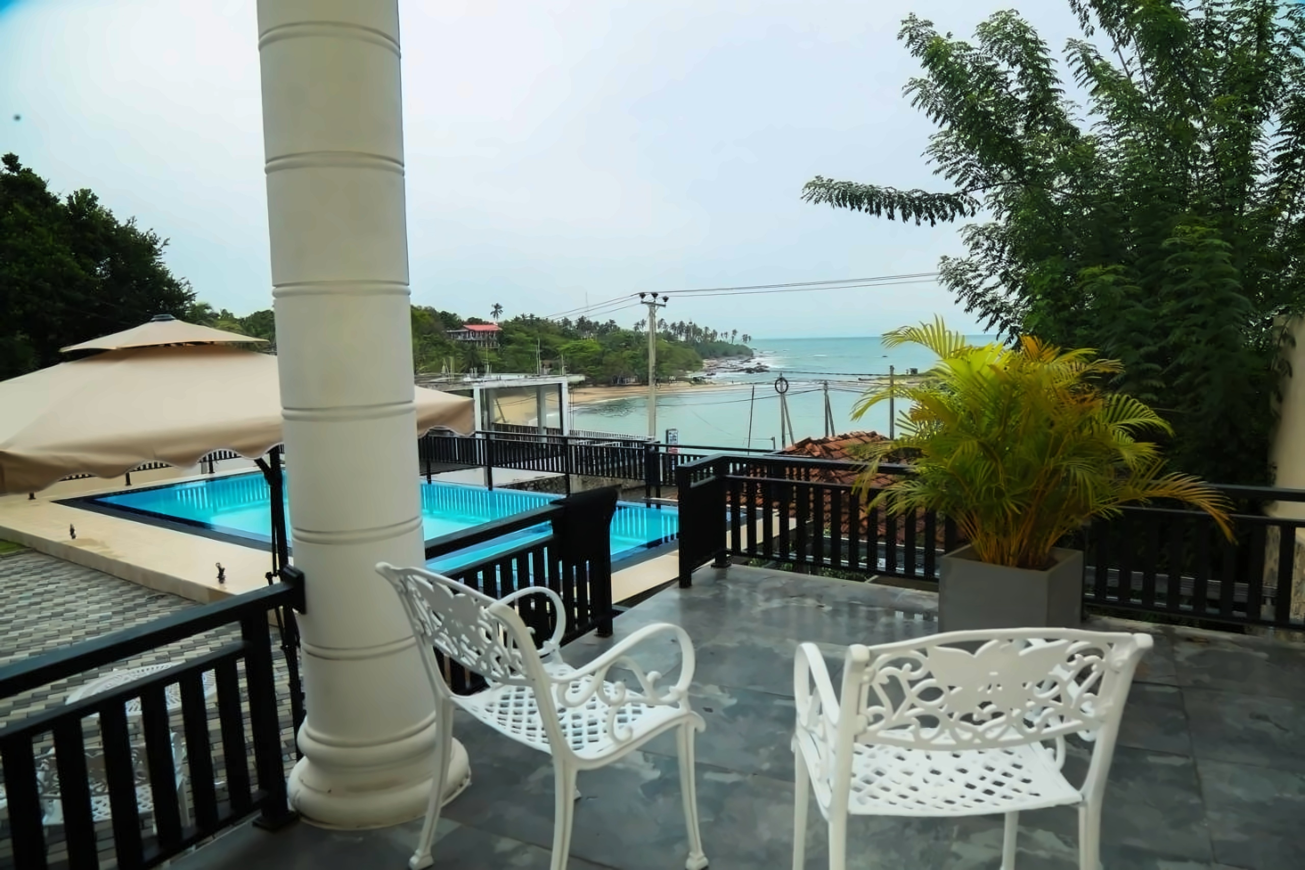 Queen's Beach 6