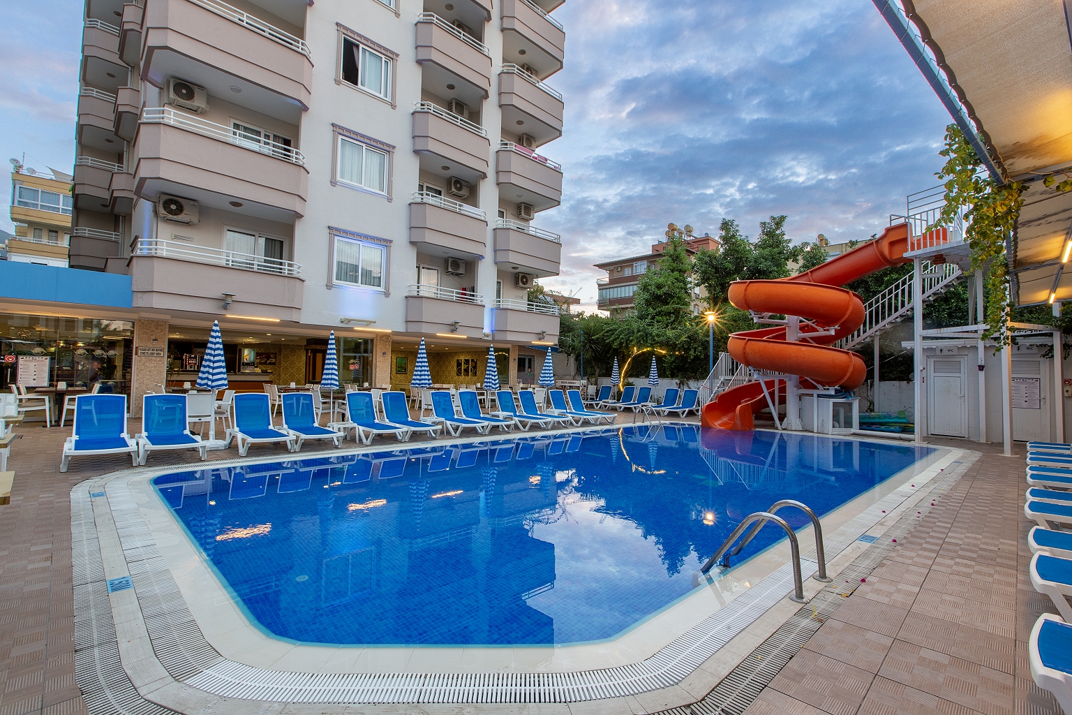 Bonapart Sealine Hotel 5