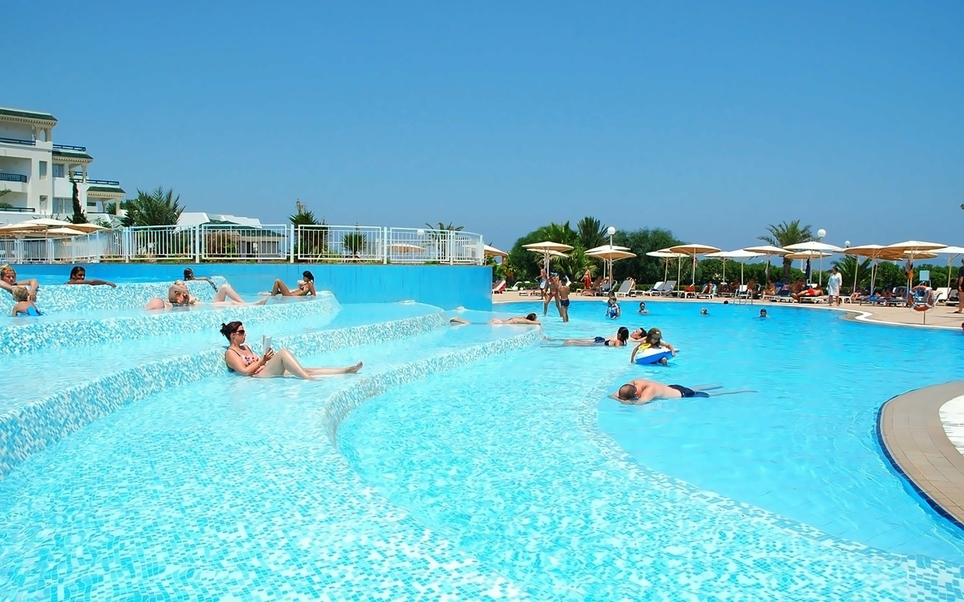 El Mouradi Palm Marina 6