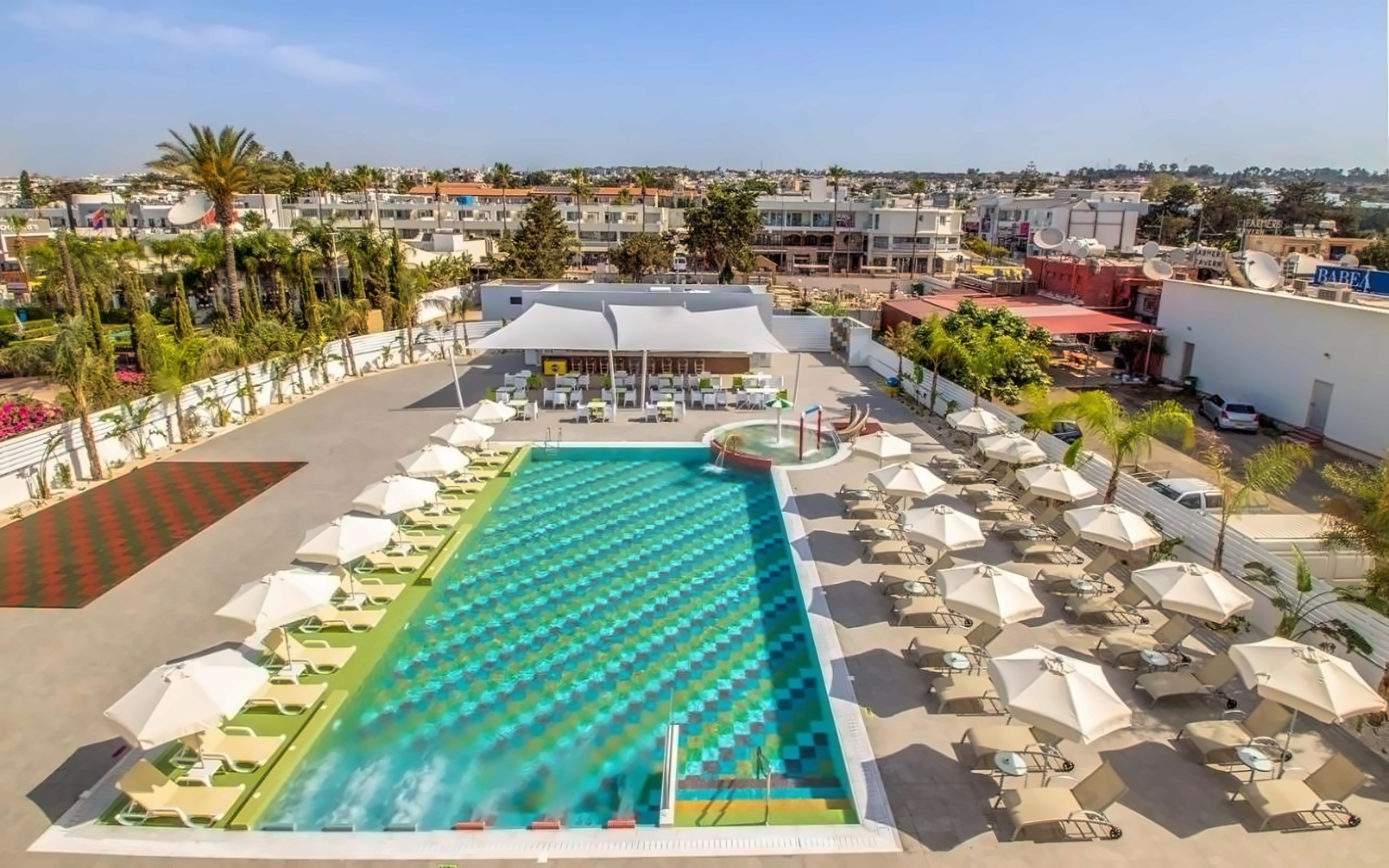 Nicholas Color Hotel 4
