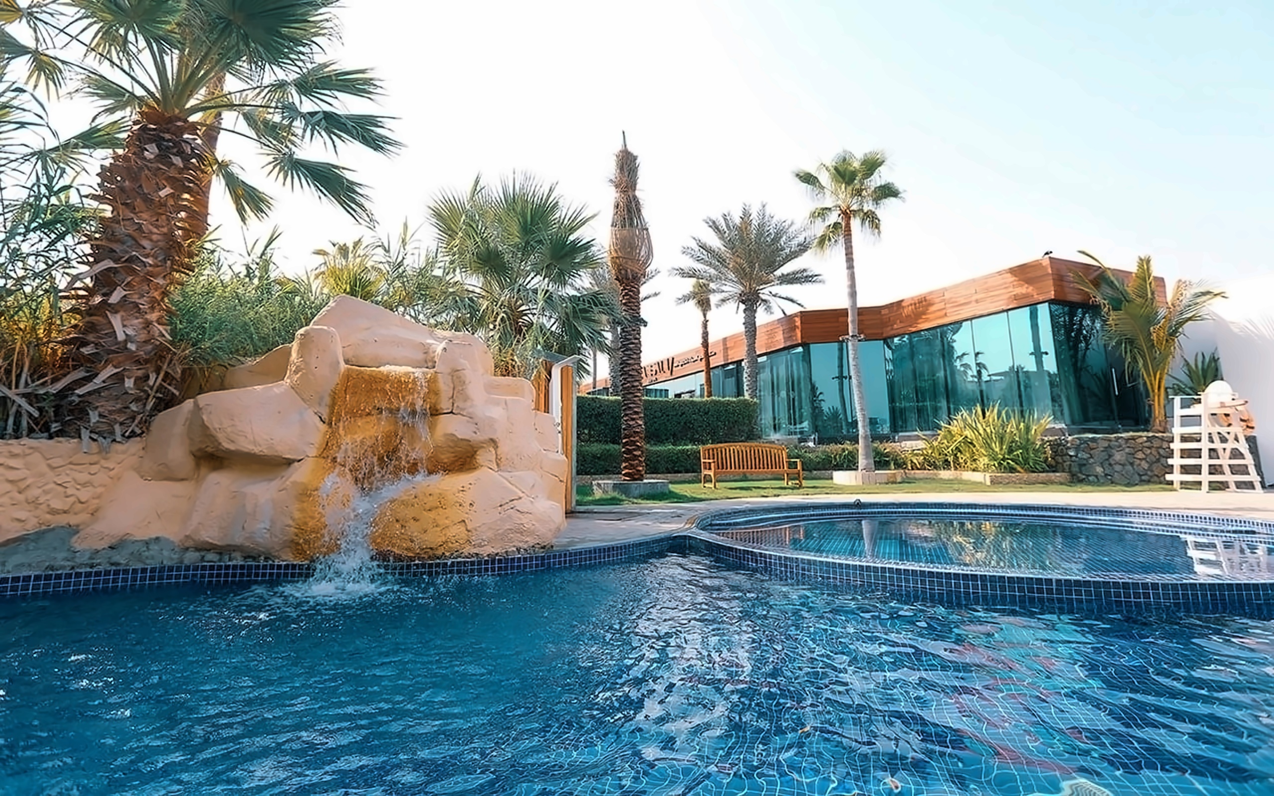 Dubai Marine Beach Resort & Spa 3