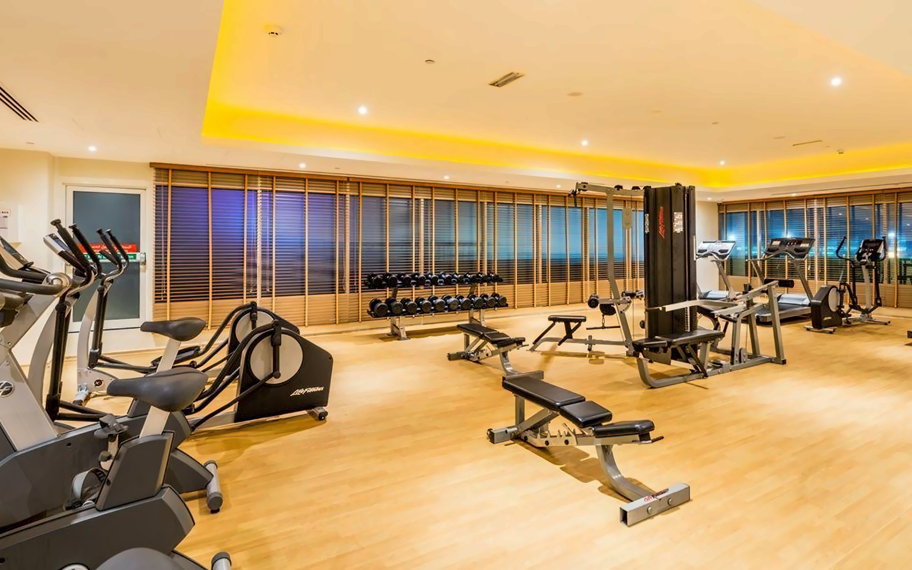 Holiday Inn Express Dubai Airport 5