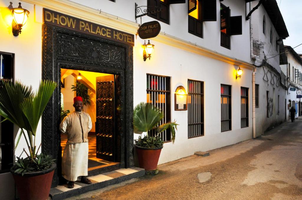 Dhow Palace Hotel 4