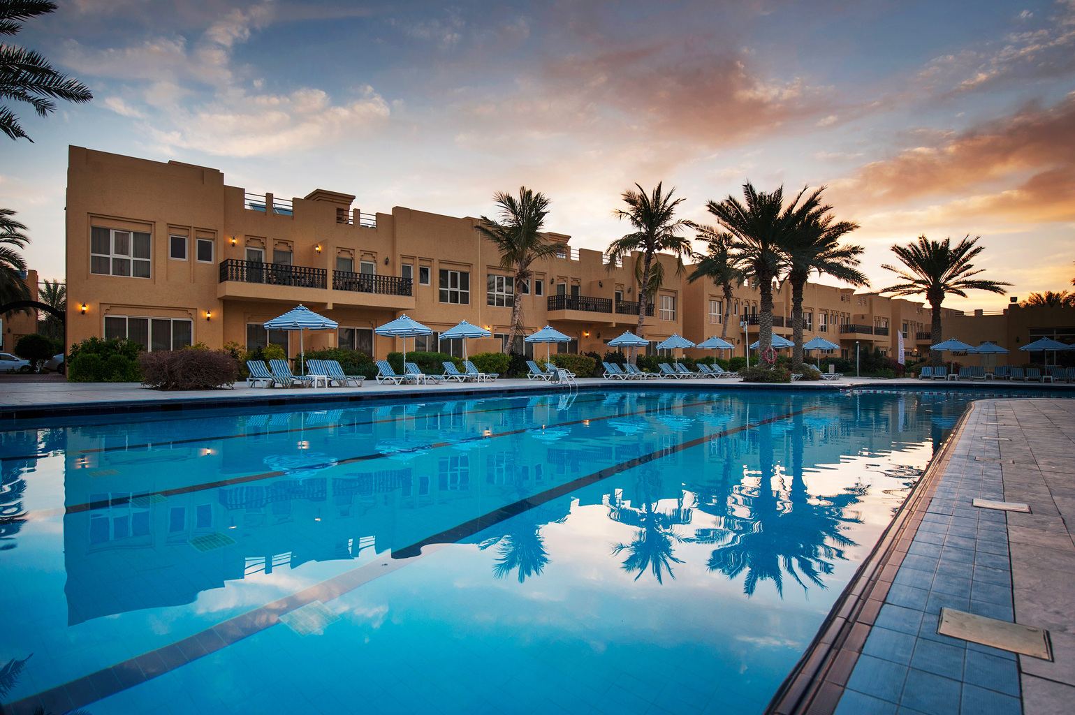 Al Hamra Village Hotel 5