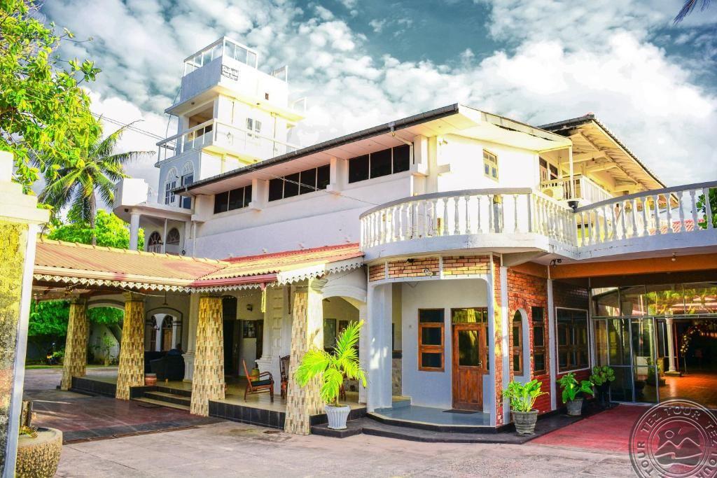 Shanthi Beach Guest House 4