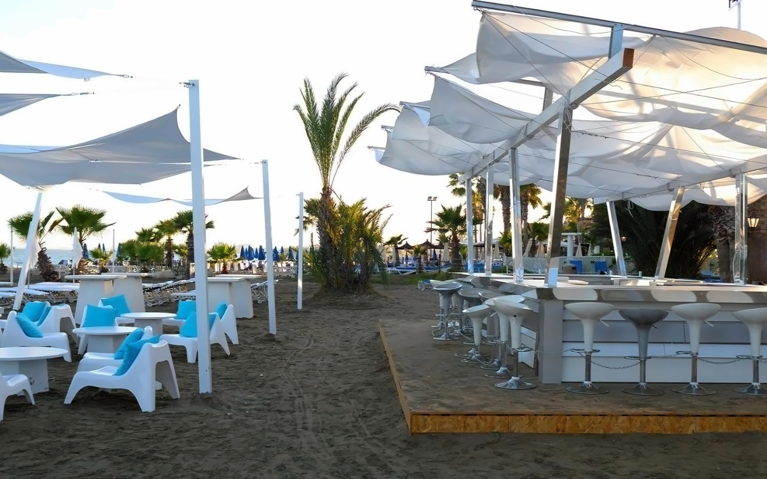 Sandy Beach Hotel 4