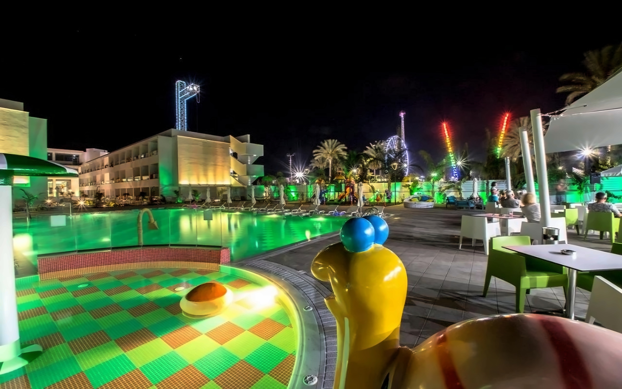 Nicholas Color Hotel 5