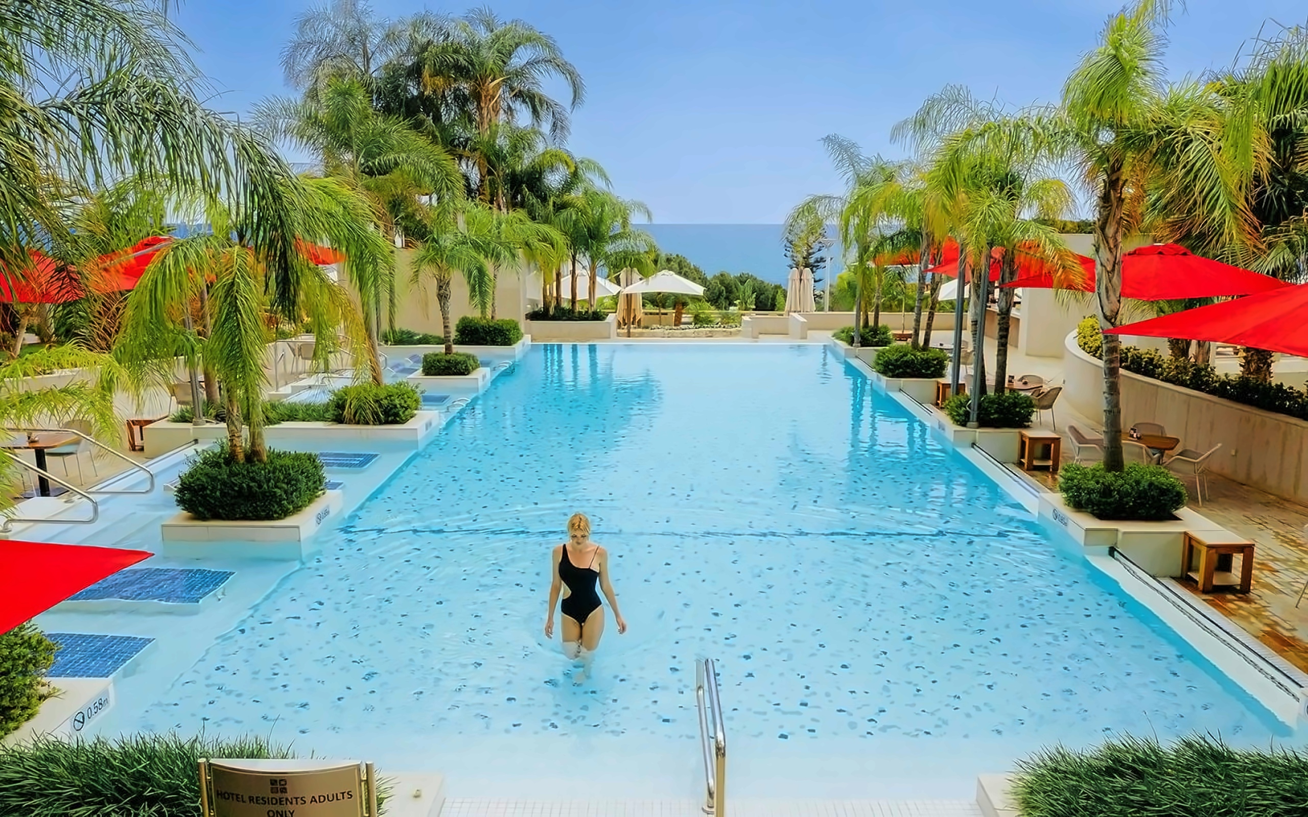 Four Seasons Hotel 2