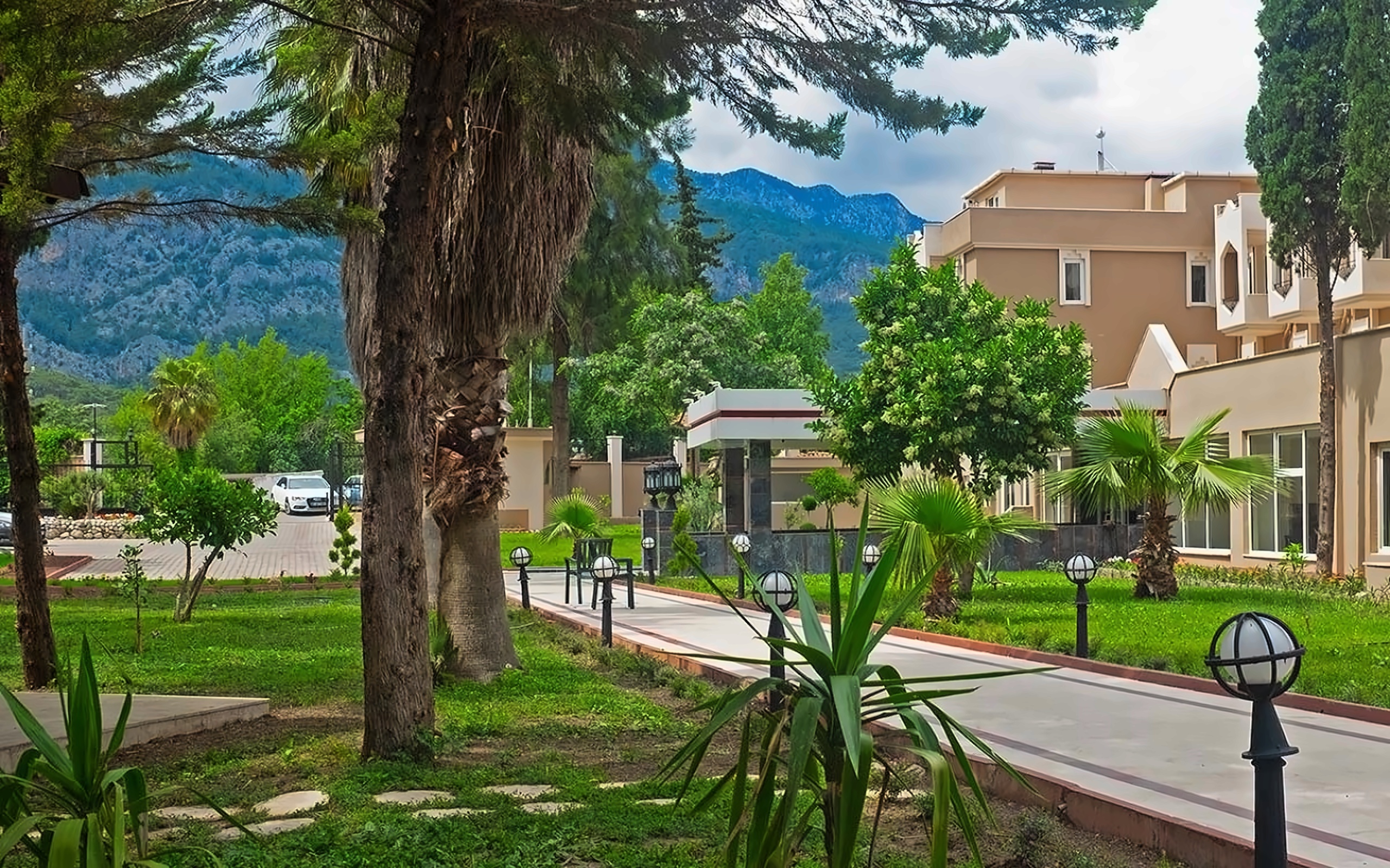 Alexius Beach Hotel 4