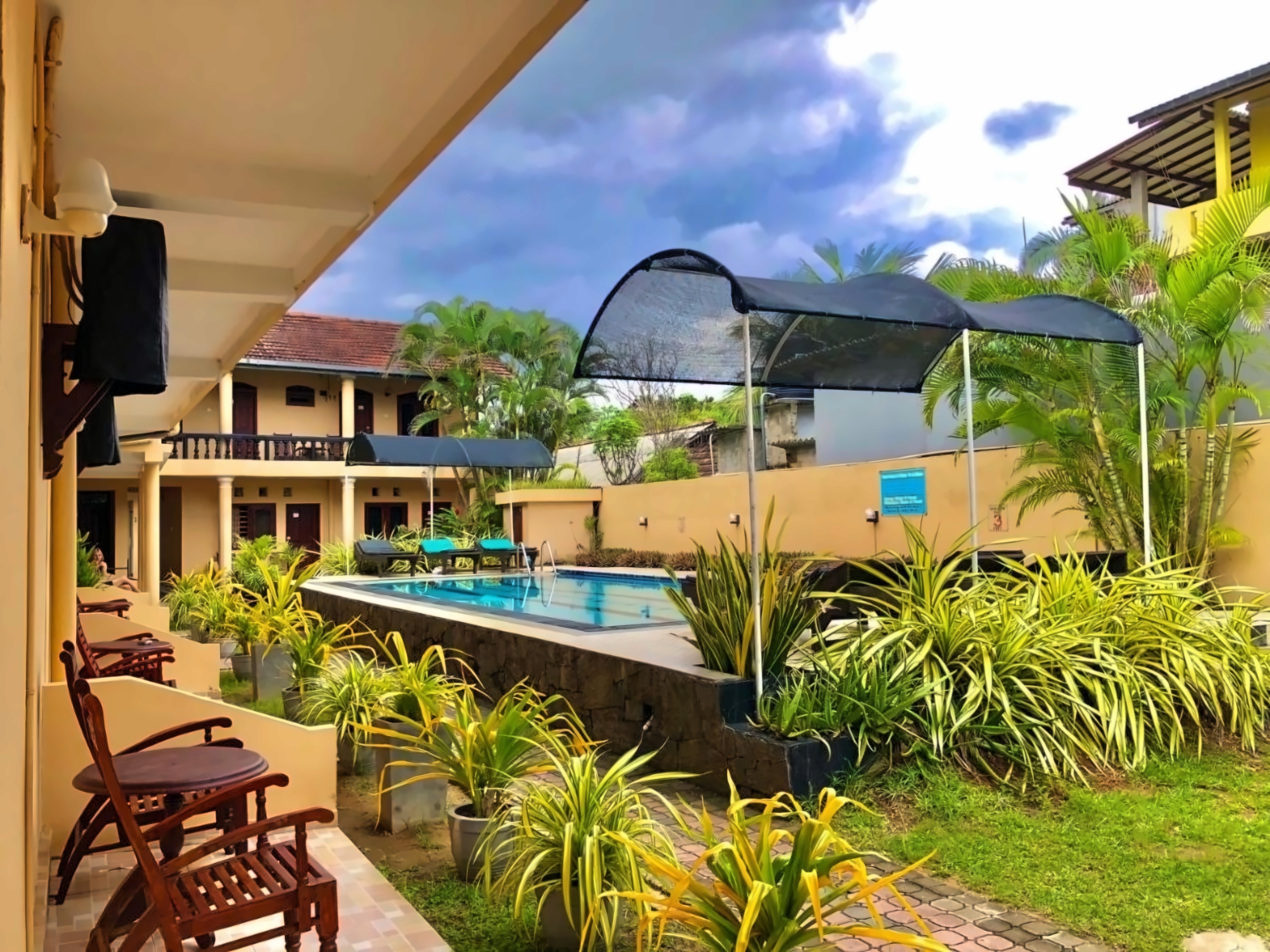 Drifters Hotel 2