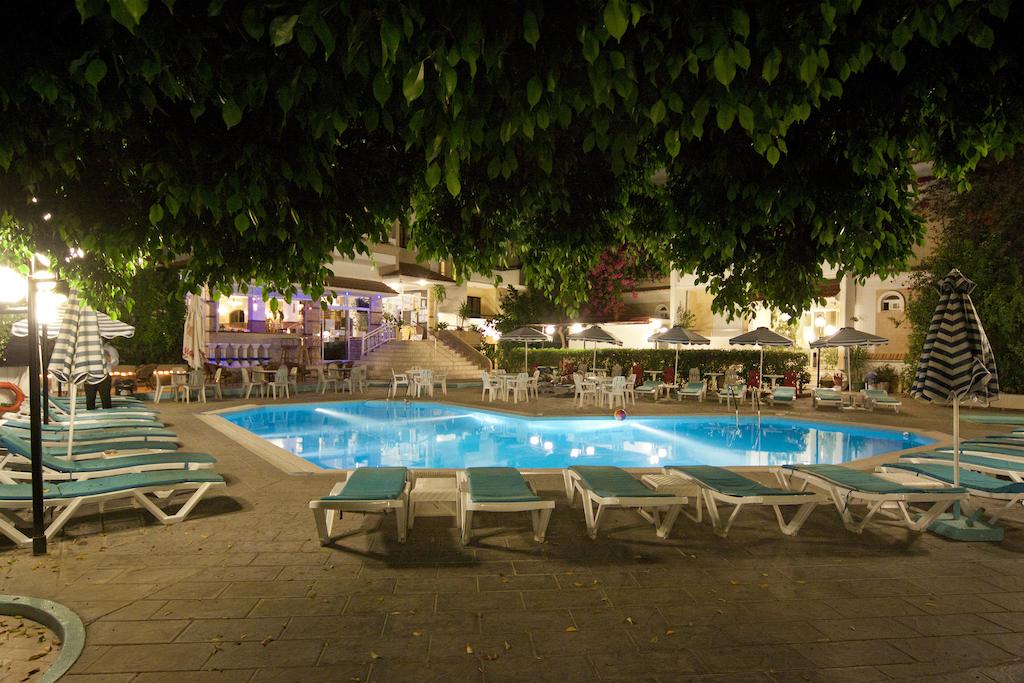 Kassandra Family Aparthotel 5