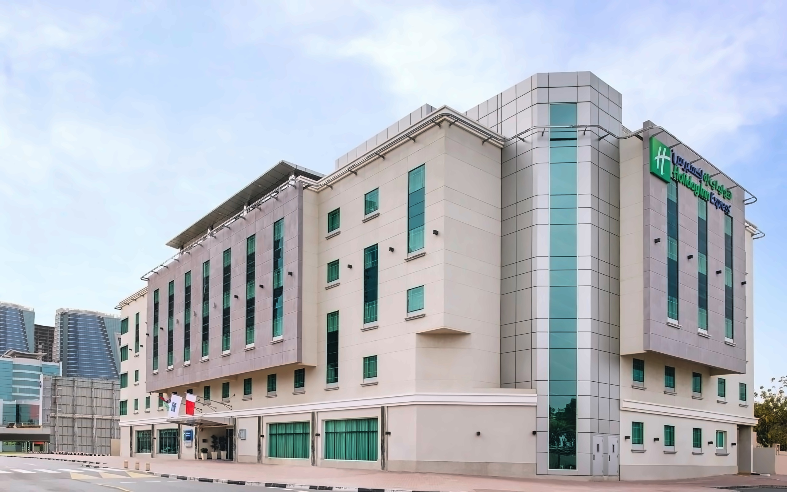 Holiday Inn Express Dubai, Safa Park 5