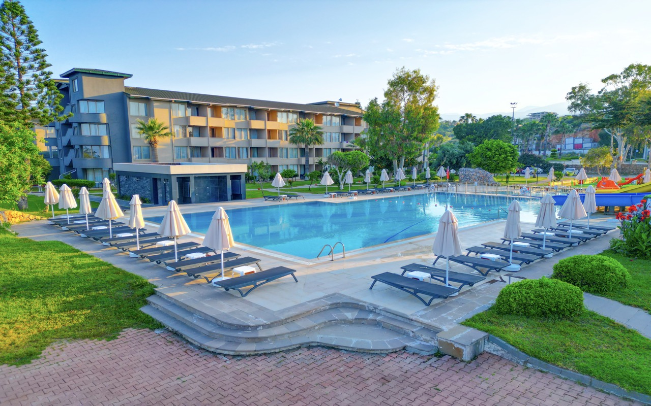 Senza Sunset Beach Hotel 3