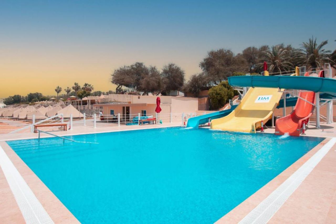 Bm Beach Hotel 3