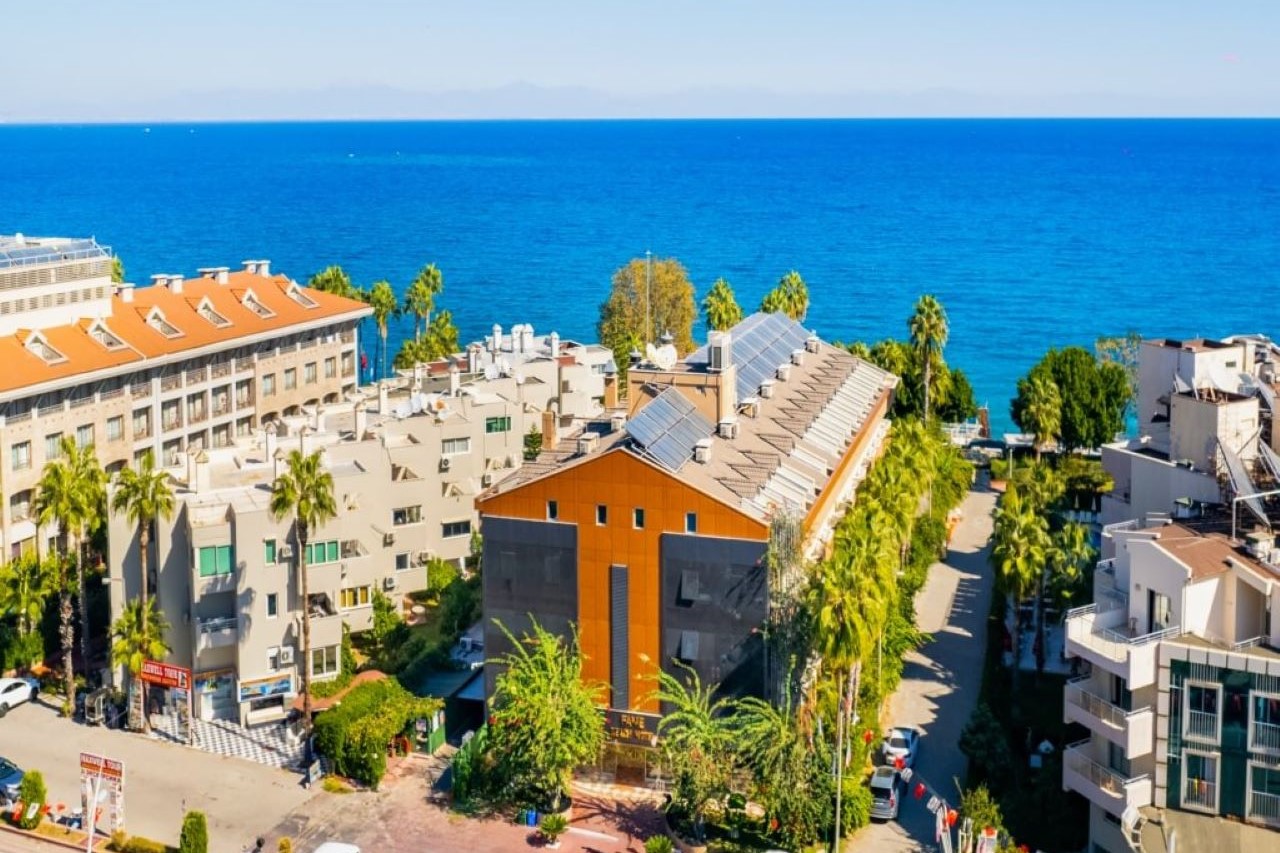 Fame Beach Hotel 3