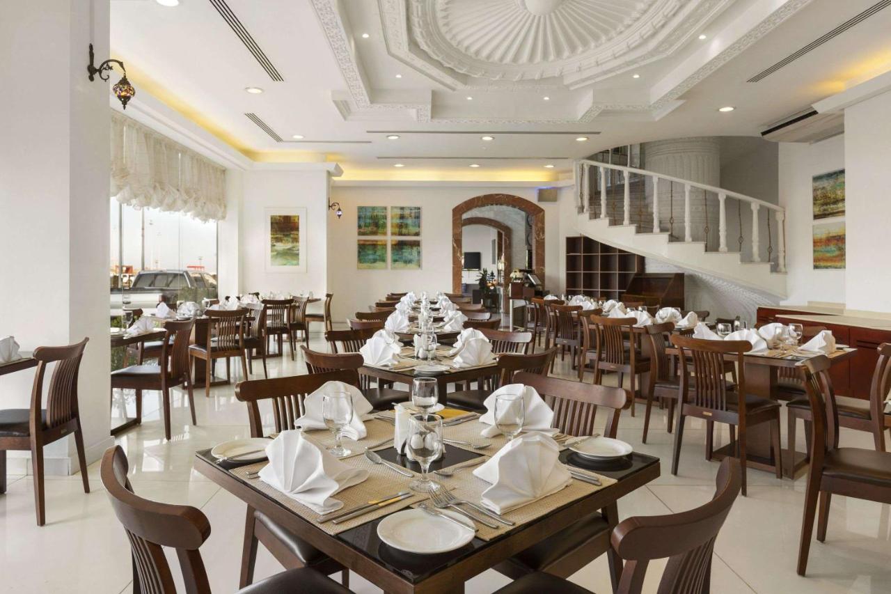Ramada By Wyndham Beach Hotel Ajman 4