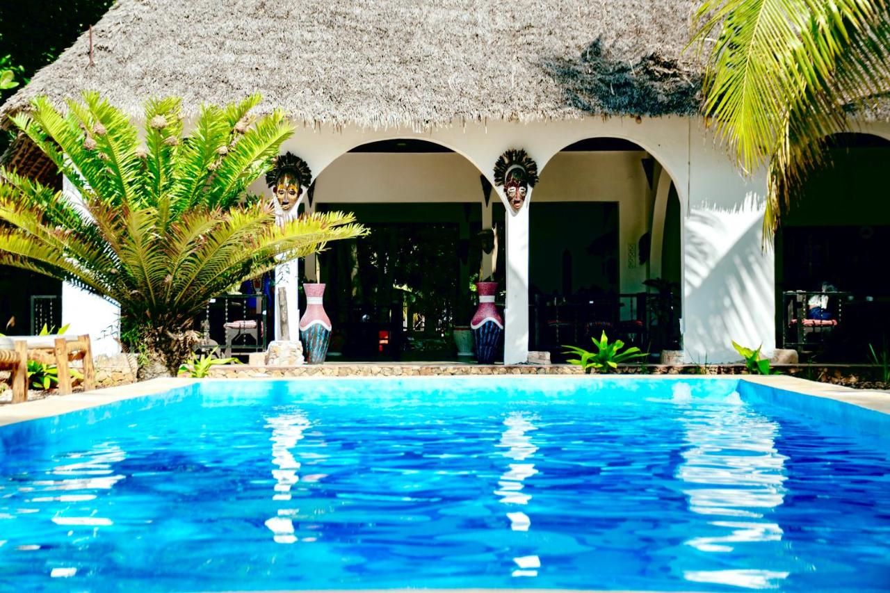 Mambo Ocean Resort 4