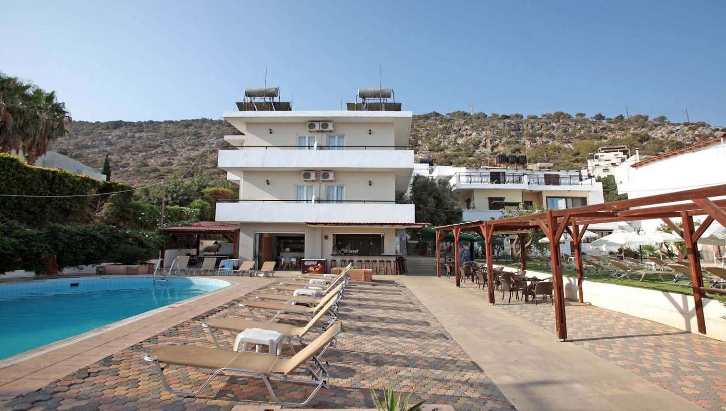Iraklis Apartments 4