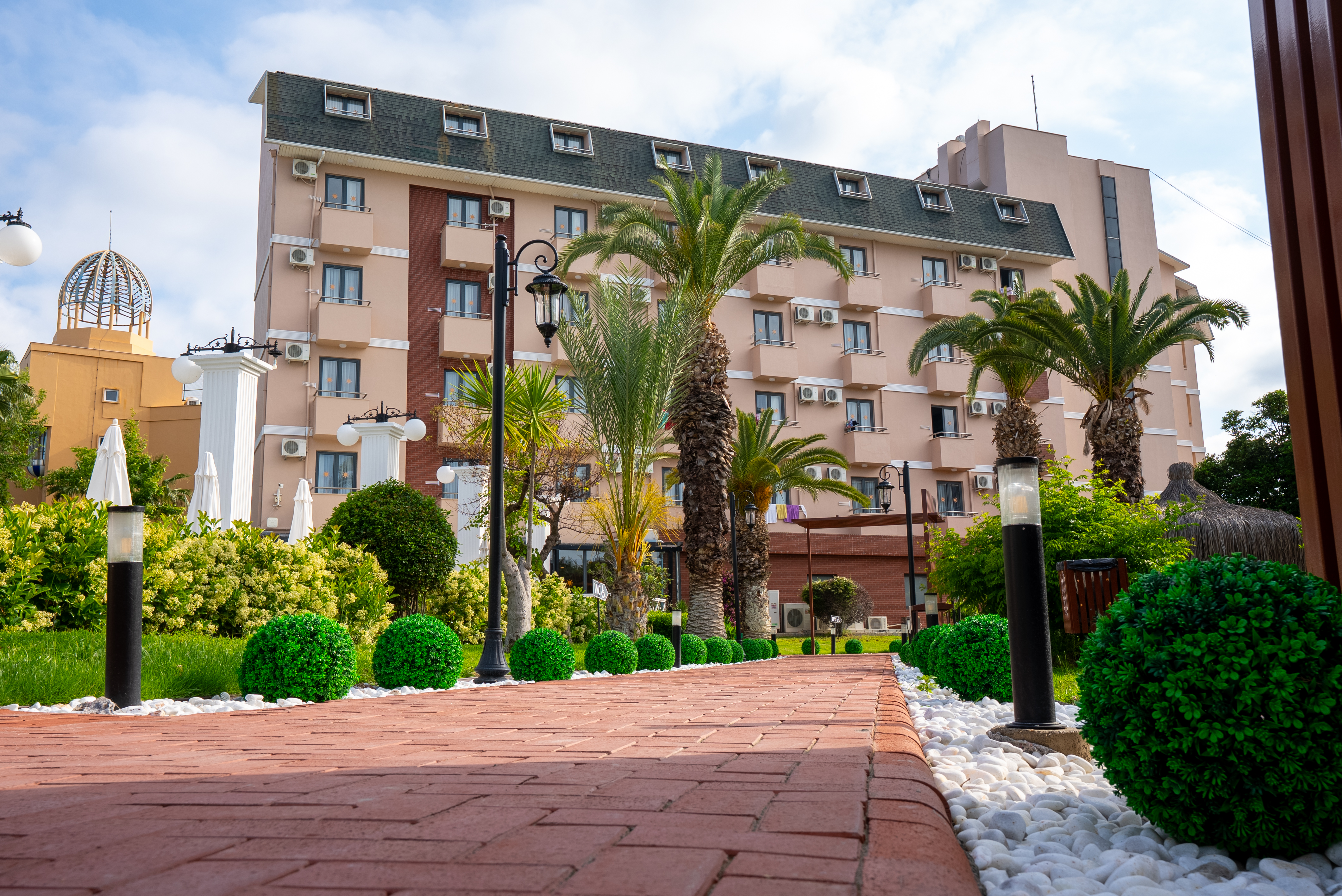 Club Aqua Plaza Otel 5